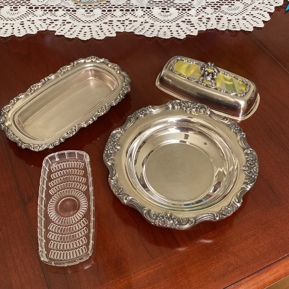 Silver Plated Wm. A Rogers Butter Dish and Bowl - Picture 2 of 10